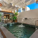 Arya Garden Appartement