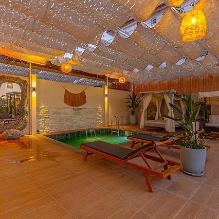 Arya Garden Apartment *