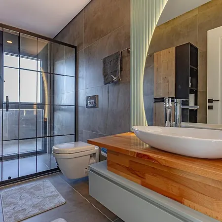 アパート Arya Garden シダ