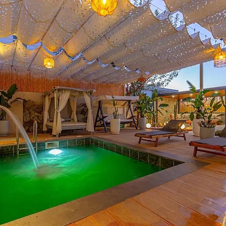 Arya Garden アパート