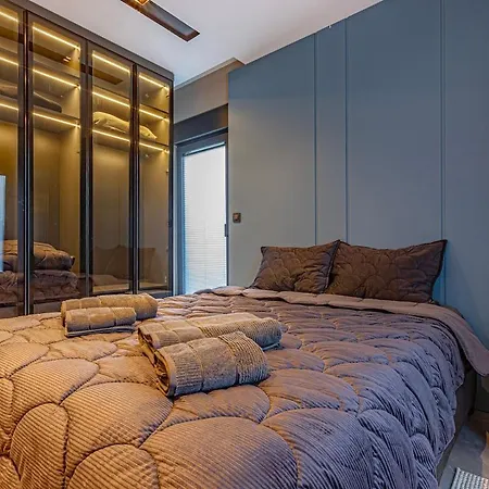 Arya Garden Apartment