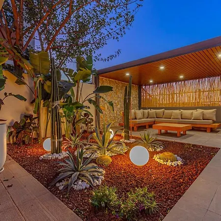 アパート Arya Garden *