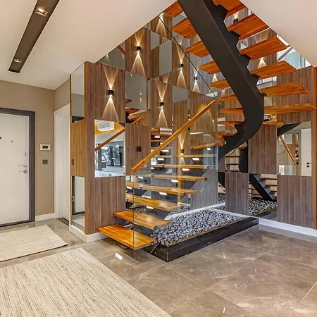 Arya Garden Apartment *