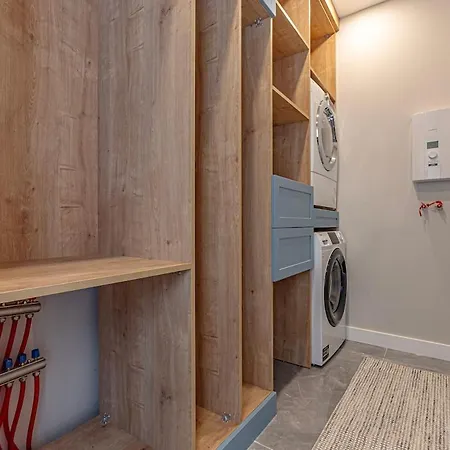 Arya Garden Apartment *