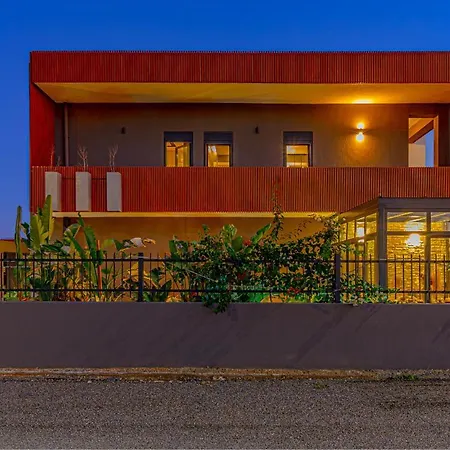 Arya Garden Apartment *