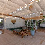 Arya Garden Apartment
